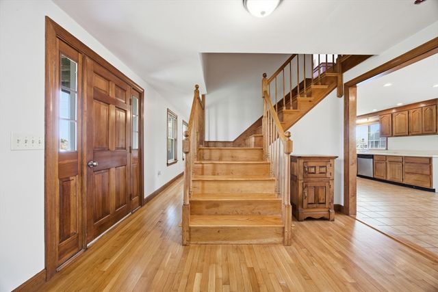 50 Harborview Rd, Hull, MA 02045