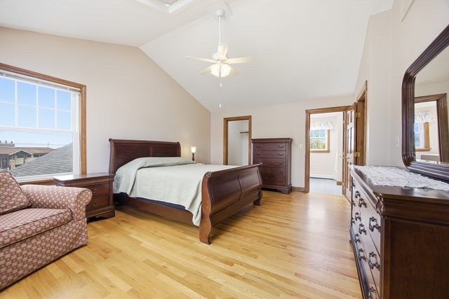 50 Harborview Rd, Hull, MA 02045