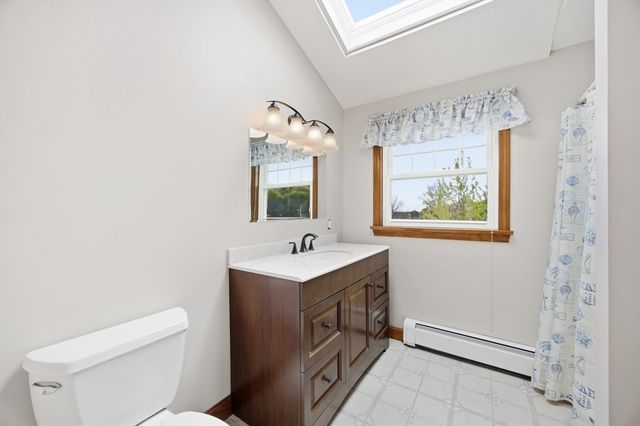 50 Harborview Rd, Hull, MA 02045