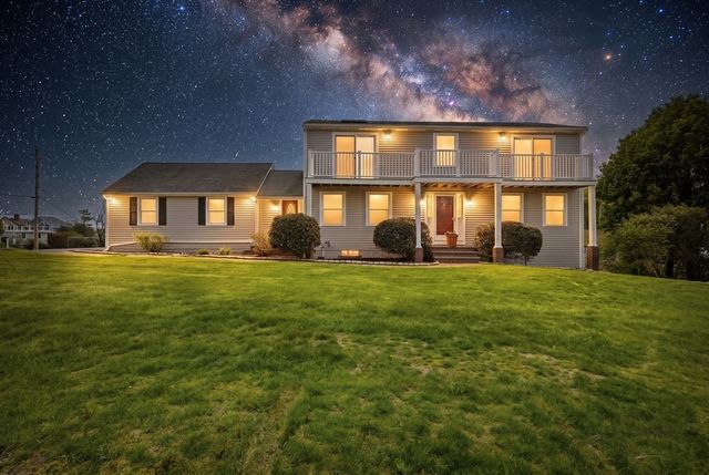 50 Harborview Rd, Hull, MA 02045