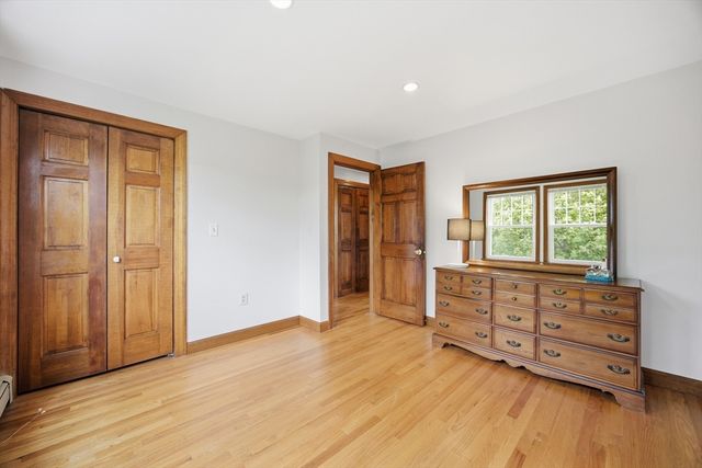 50 Harborview Rd, Hull, MA 02045