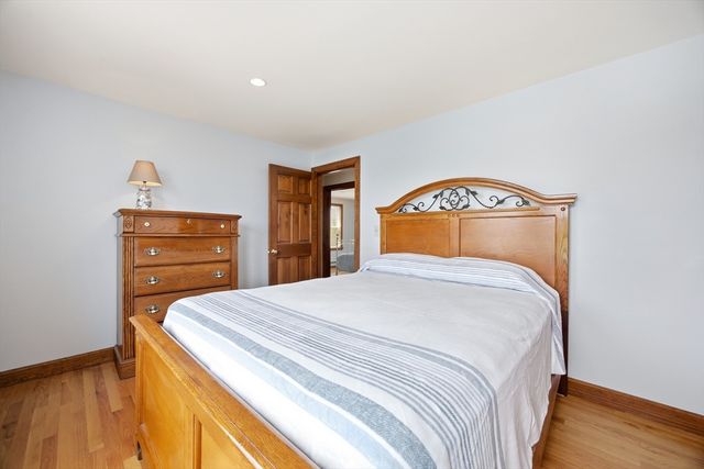 50 Harborview Rd, Hull, MA 02045