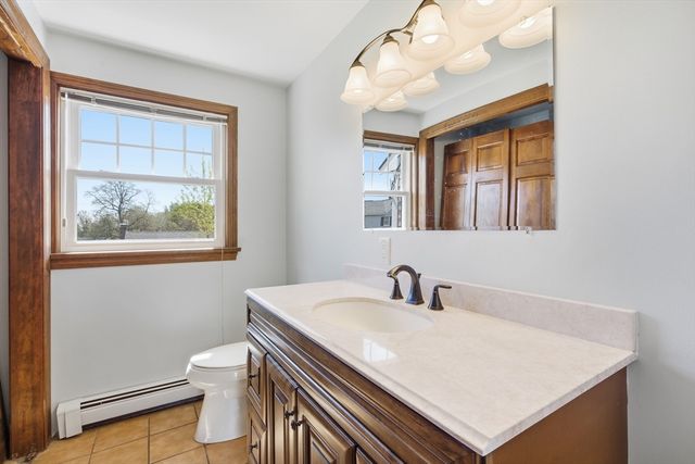 50 Harborview Rd, Hull, MA 02045