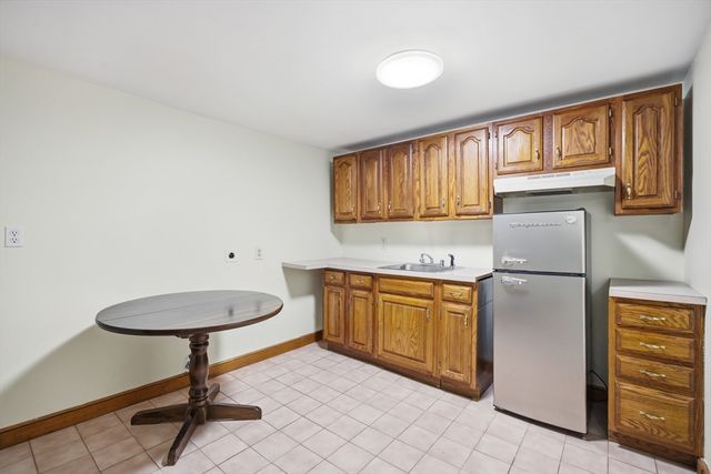 50 Harborview Rd, Hull, MA 02045