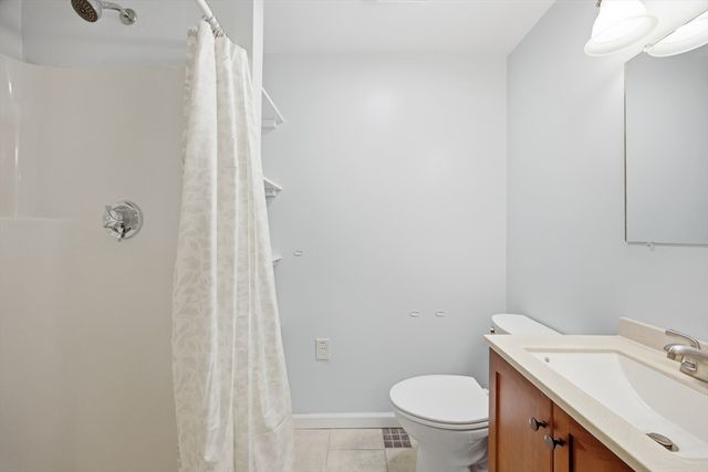 50 Harborview Rd, Hull, MA 02045