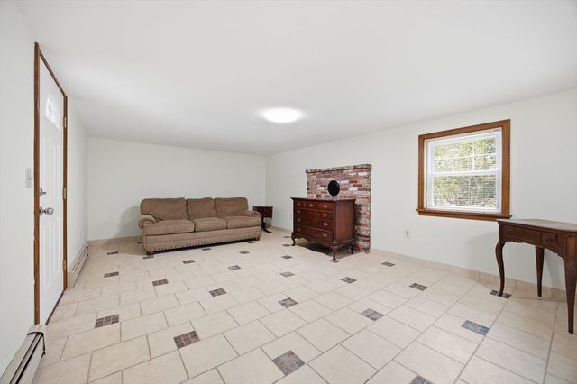 50 Harborview Rd, Hull, MA 02045