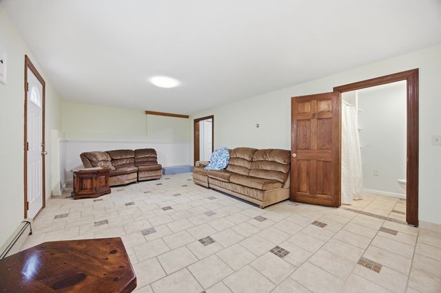 50 Harborview Rd, Hull, MA 02045
