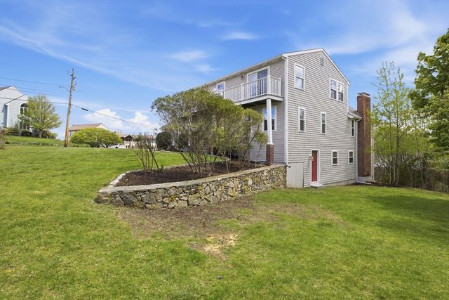 50 Harborview Rd, Hull, MA 02045