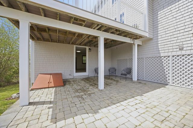 50 Harborview Rd, Hull, MA 02045