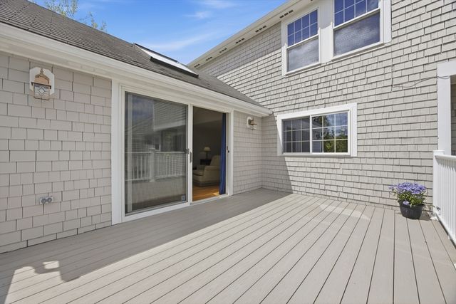 50 Harborview Rd, Hull, MA 02045