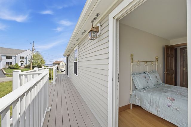 50 Harborview Rd, Hull, MA 02045