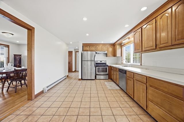50 Harborview Rd, Hull, MA 02045