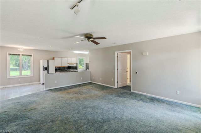 807 Silver Dapple Lane, Kernersville, NC 27284