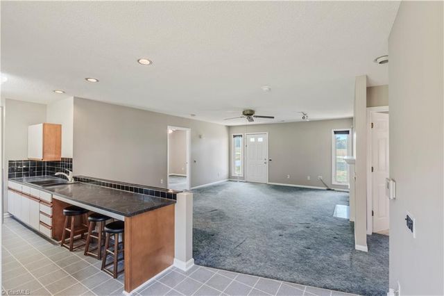 807 Silver Dapple Lane, Kernersville, NC 27284