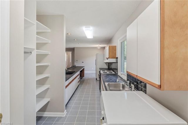 807 Silver Dapple Lane, Kernersville, NC 27284
