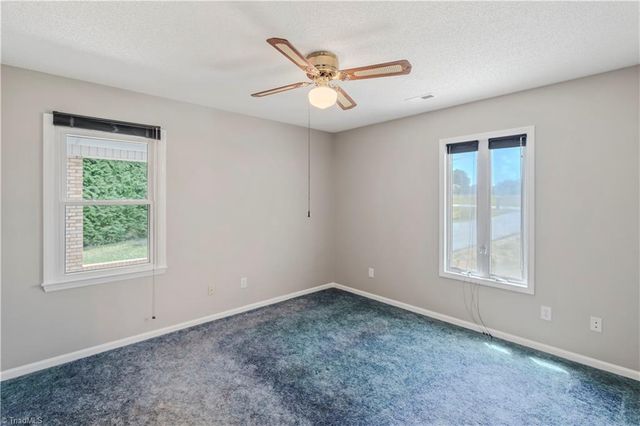 807 Silver Dapple Lane, Kernersville, NC 27284