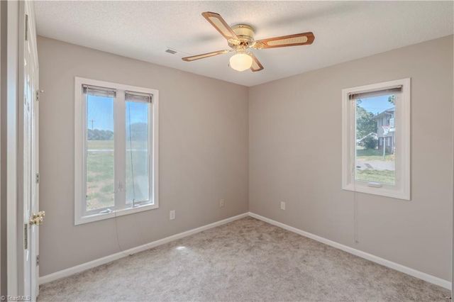 807 Silver Dapple Lane, Kernersville, NC 27284