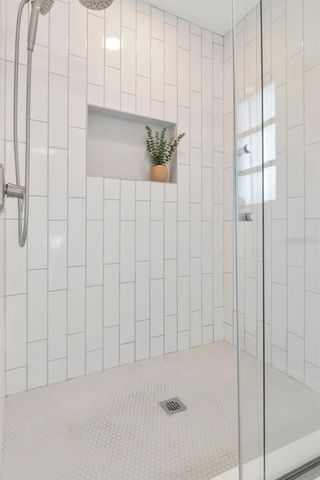 5132 OXFORD AVENUE N, St Petersburg, FL 33710