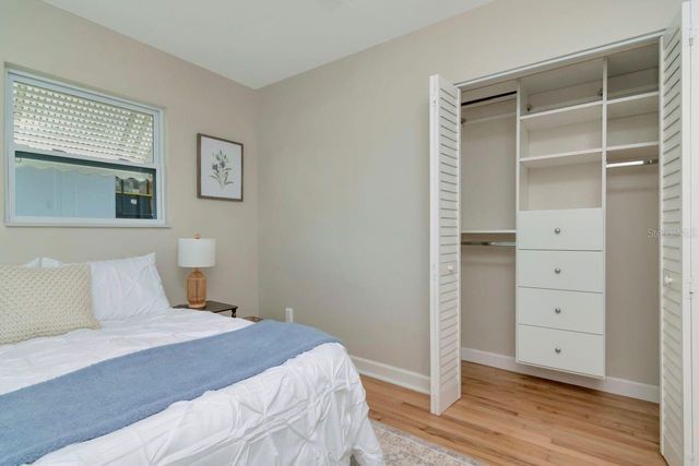 5132 OXFORD AVENUE N, St Petersburg, FL 33710