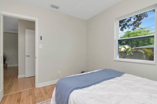 5132 OXFORD AVENUE N, St Petersburg, FL 33710