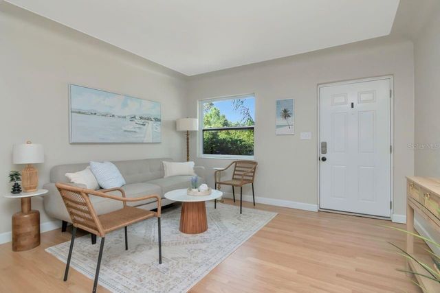 5132 OXFORD AVENUE N, St Petersburg, FL 33710