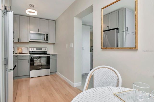 5132 OXFORD AVENUE N, St Petersburg, FL 33710