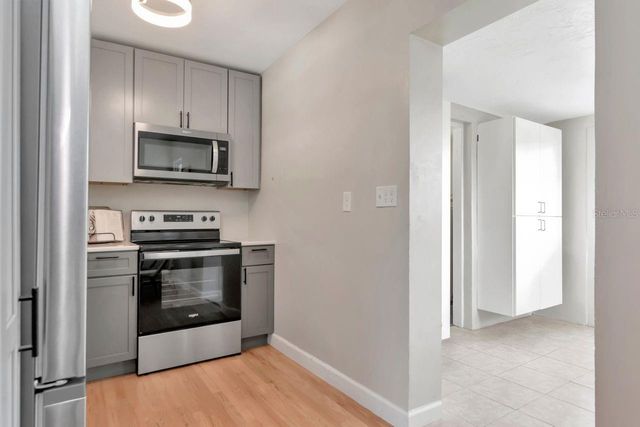 5132 OXFORD AVENUE N, St Petersburg, FL 33710