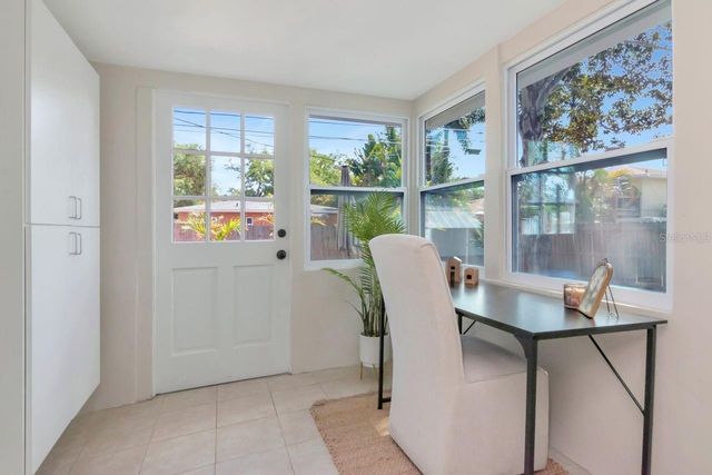 5132 OXFORD AVENUE N, St Petersburg, FL 33710