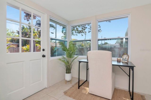 5132 OXFORD AVENUE N, St Petersburg, FL 33710