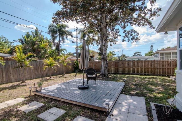 5132 OXFORD AVENUE N, St Petersburg, FL 33710