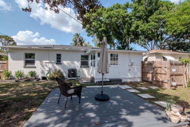 5132 OXFORD AVENUE N, St Petersburg, FL 33710