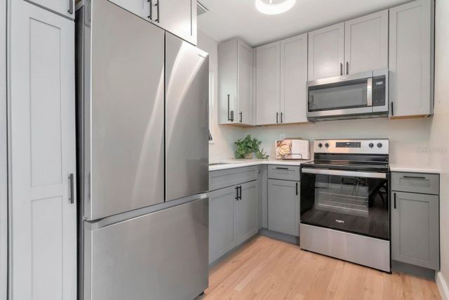 5132 OXFORD AVENUE N, St Petersburg, FL 33710