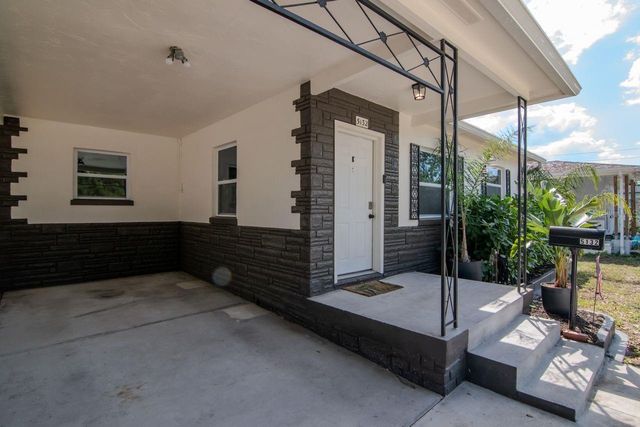 5132 OXFORD AVENUE N, St Petersburg, FL 33710