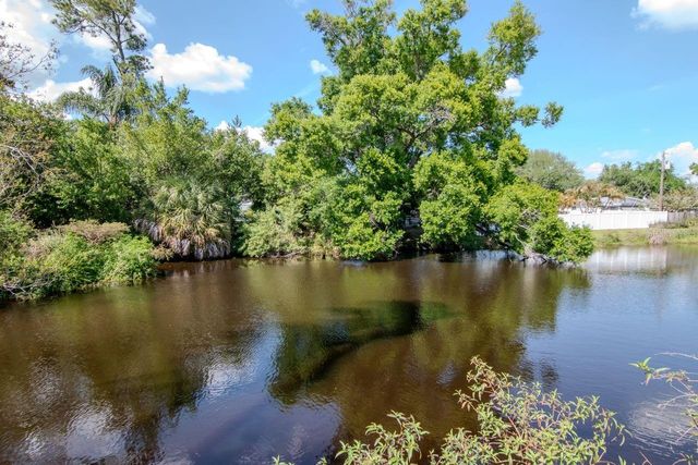 5132 OXFORD AVENUE N, St Petersburg, FL 33710