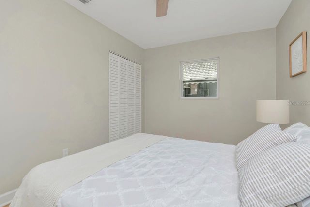 5132 OXFORD AVENUE N, St Petersburg, FL 33710