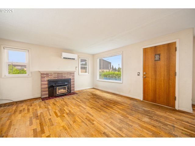 1470 JAY St, Eugene, OR 97402