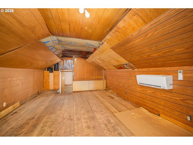 1470 JAY St, Eugene, OR 97402