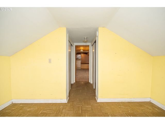 1470 JAY St, Eugene, OR 97402