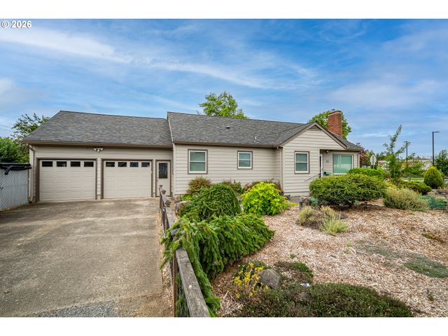1470 JAY St, Eugene, OR 97402
