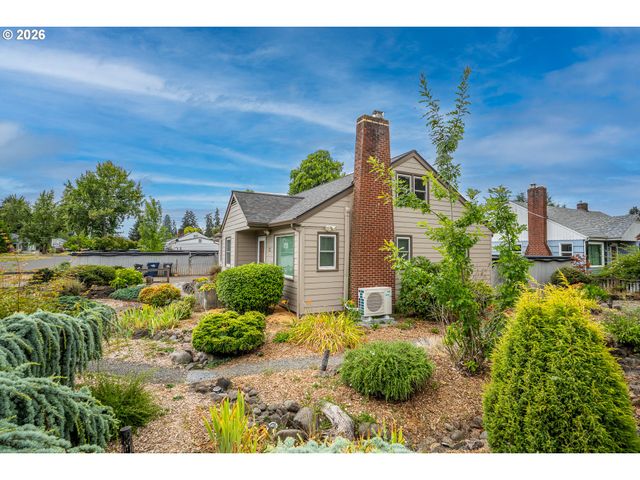1470 JAY St, Eugene, OR 97402