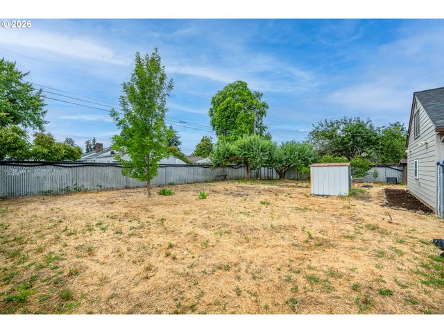 1470 JAY St, Eugene, OR 97402