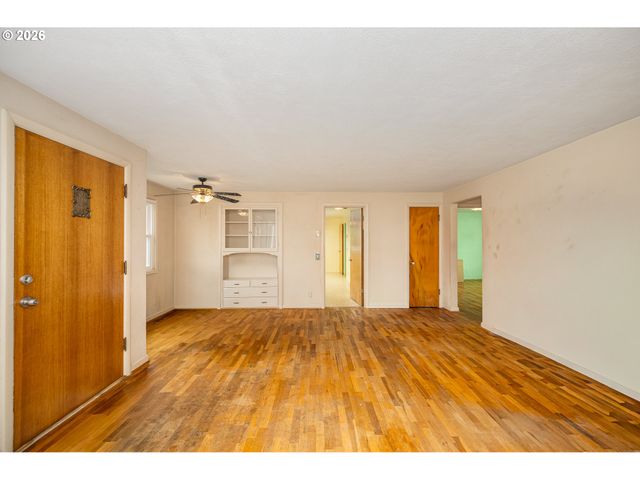 1470 JAY St, Eugene, OR 97402