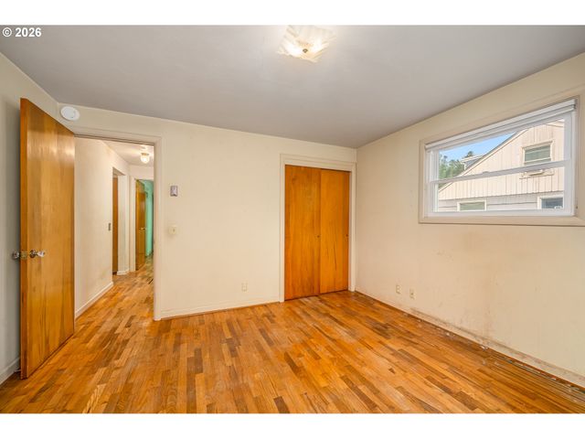 1470 JAY St, Eugene, OR 97402