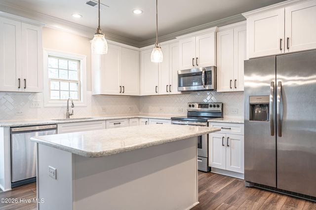 315 Mashie Court, West End, NC 27376