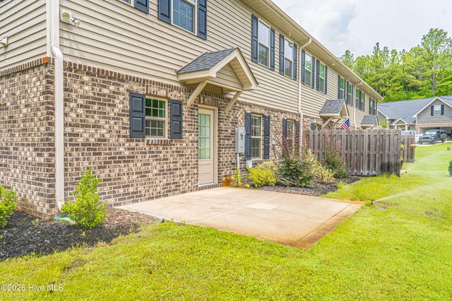 315 Mashie Court, West End, NC 27376