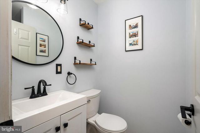 28 BENTLEY AVE, Hamilton, NJ 08619