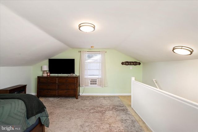 28 BENTLEY AVE, Hamilton, NJ 08619