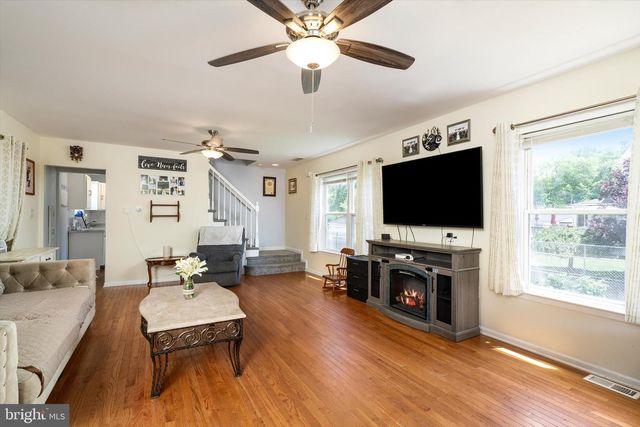 28 BENTLEY AVE, Hamilton, NJ 08619