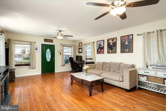 28 BENTLEY AVE, Hamilton, NJ 08619