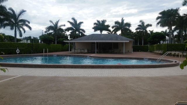 251 Fanshaw F, Boca Raton, FL 33434